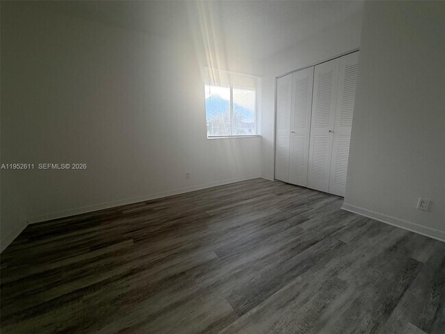 Building Photo - 21300 NE 8th Ct