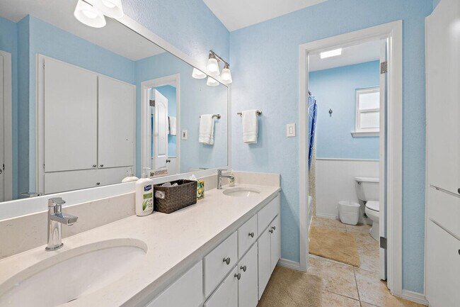 Building Photo - 2307 Trailside Dr