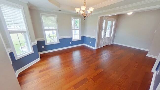 Building Photo - 622 Thorncliff Dr