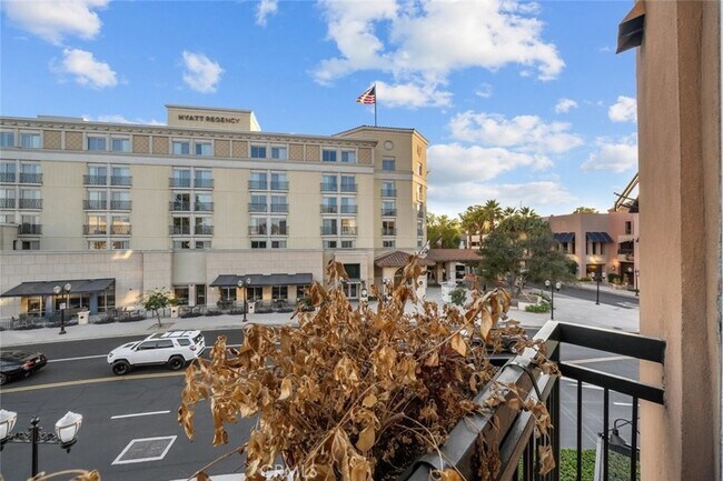 Building Photo - 24505 Town Center Dr