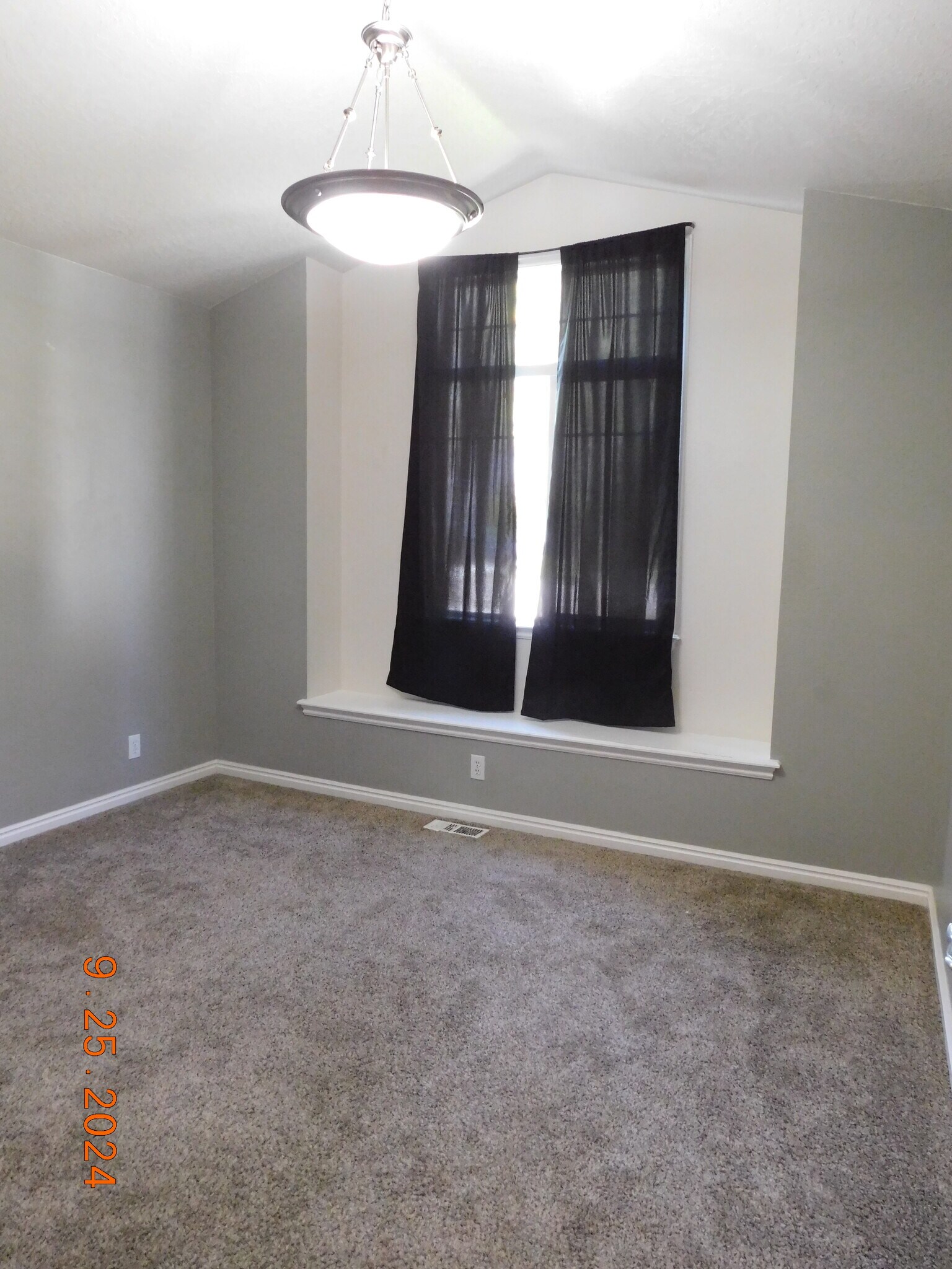 Bedroom - 5282 N Schumann Ave