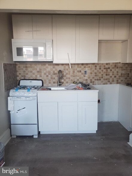 Building Photo - 133 S 50th St