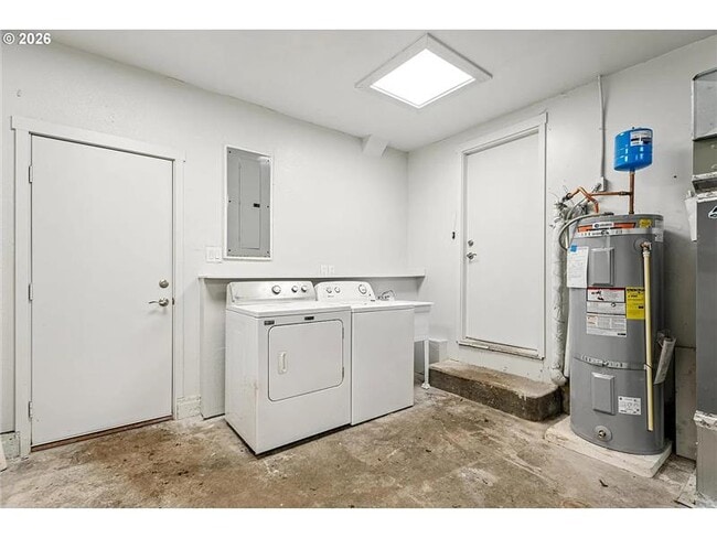 Building Photo - 108 SE 91st Ave