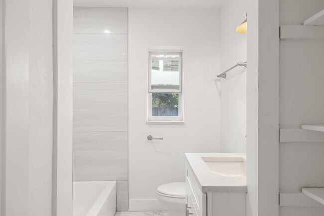 Building Photo - 211 37th St S