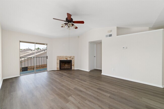 Building Photo - 3770 Lovers Wood Ln