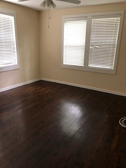 Building Photo - 564 Cotton St