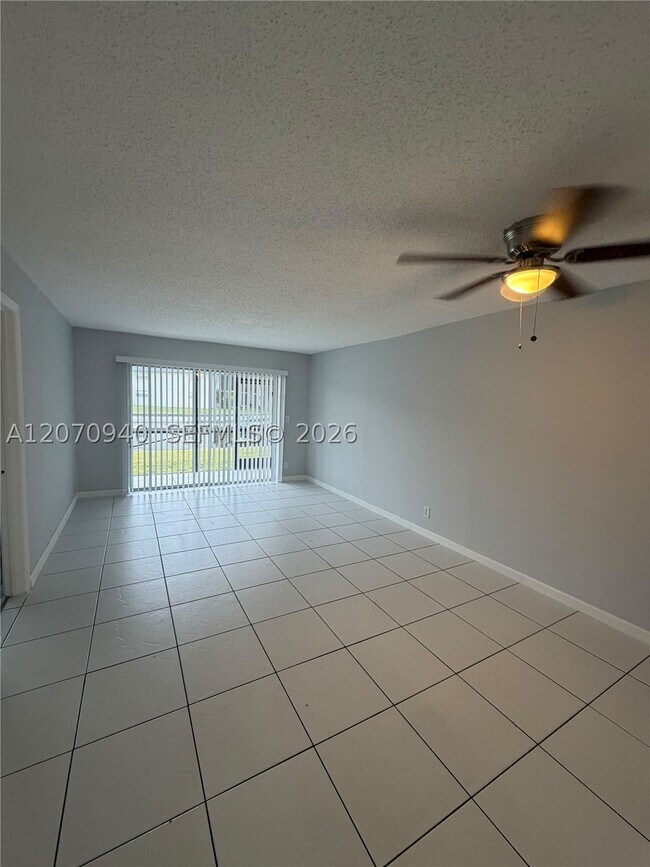 Building Photo - 7925 S Colony Cir