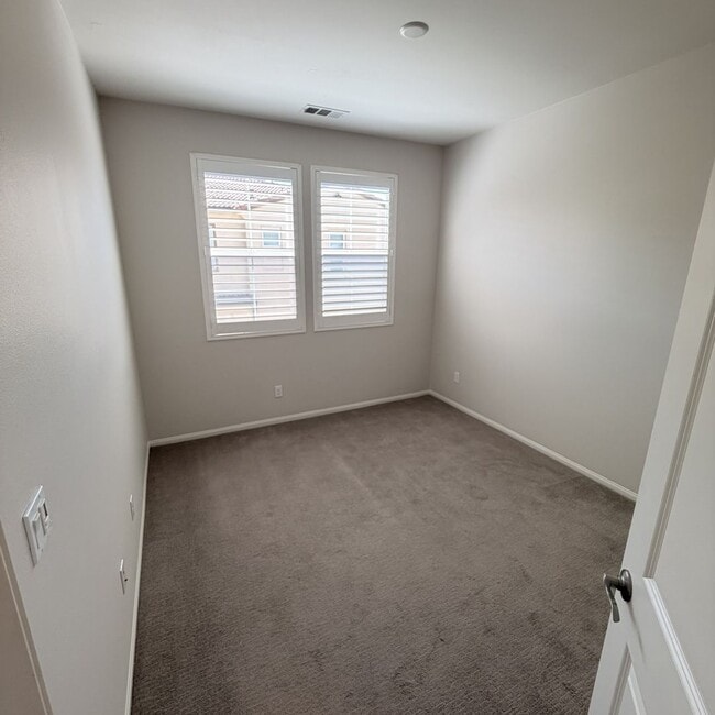 Building Photo - 6386 Pegasus Ct