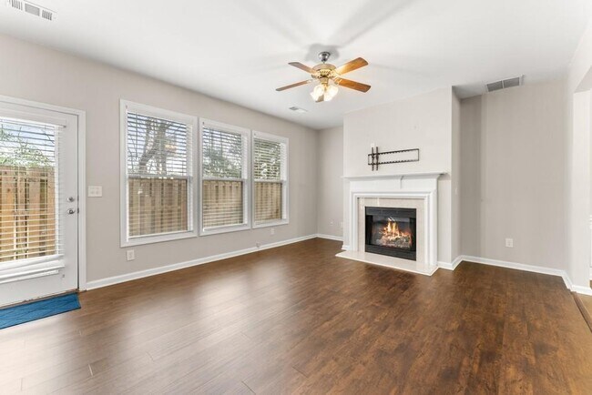 Building Photo - 1933 Lake Heights Cir NW