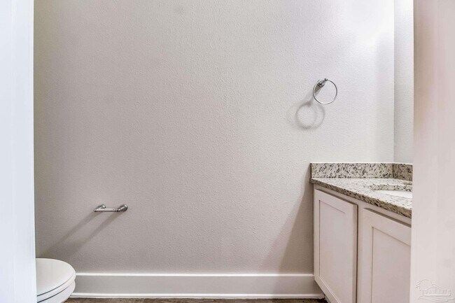 Building Photo - 1528 Farragut Way