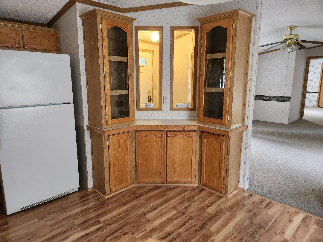 kitchen - 10 Karen St