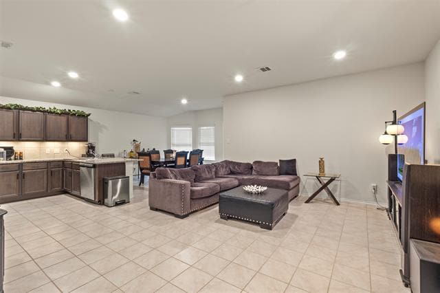 Building Photo - 1013 Emerald Dr