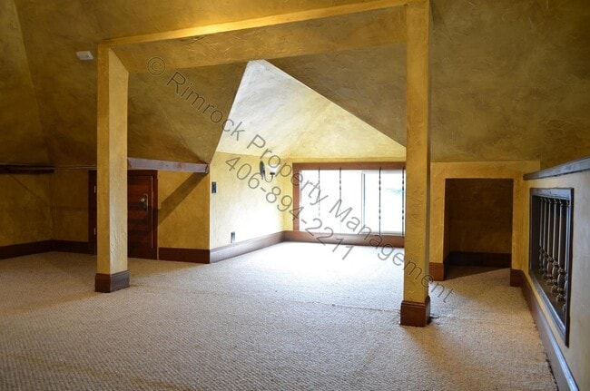Building Photo - 825 Avenue C