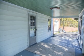 Building Photo - 700 Grove Ave