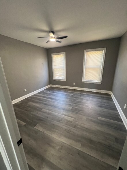 Building Photo - 510 McClellan St