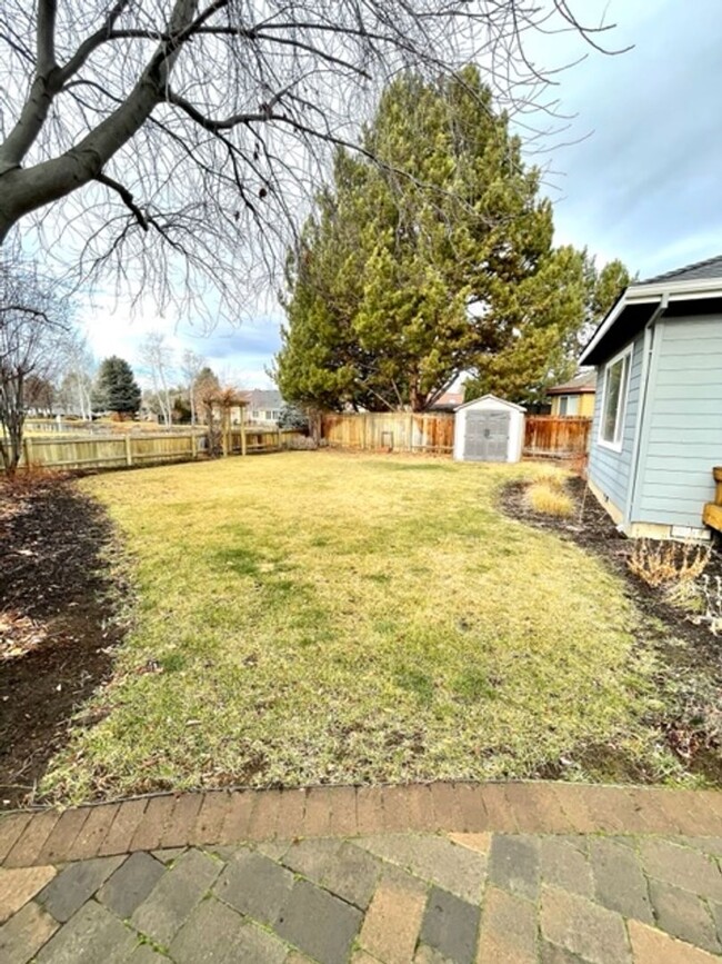 Building Photo - New listing in a quiet neighborhood in NE ...