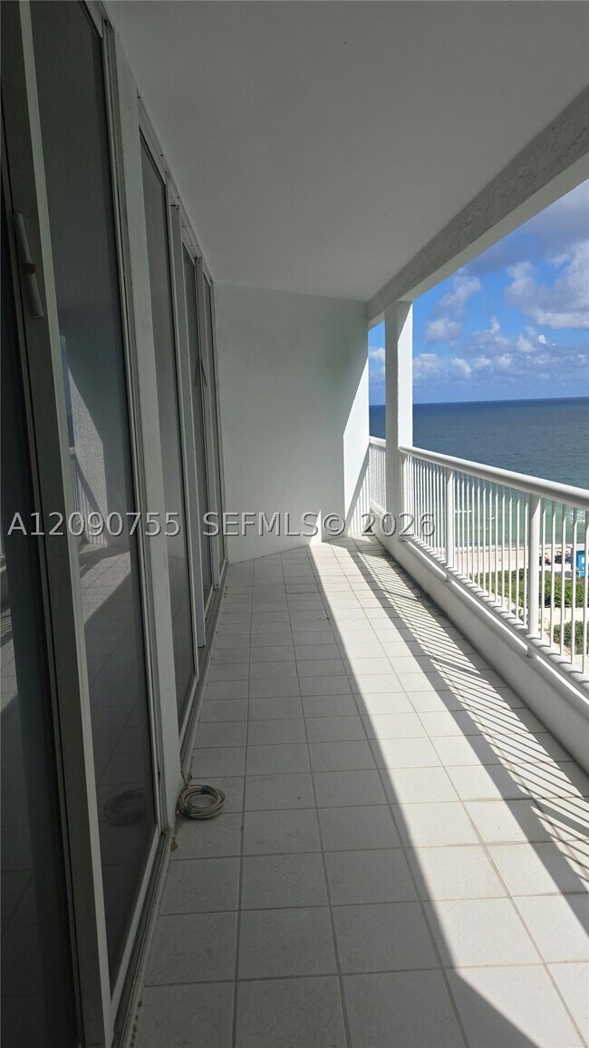 Building Photo - 9341 Collins Ave