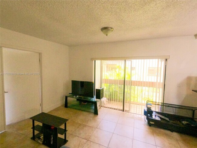 Building Photo - 8540 SW 149th Ave