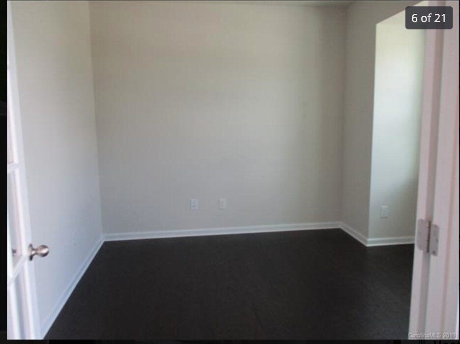 Building Photo - 2230 Killian Creek Dr