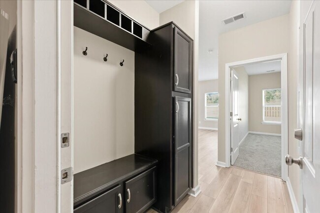 Building Photo - Spacious 5-Bedroom Home in the Live Oak Community – Richmond Hill, GA