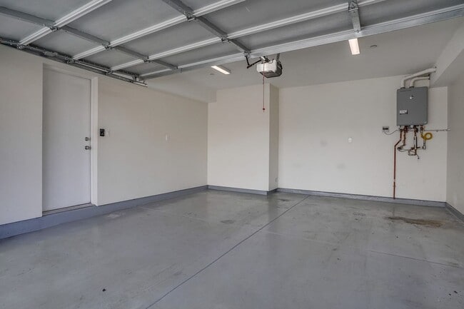 Building Photo - 4636 Lomita St