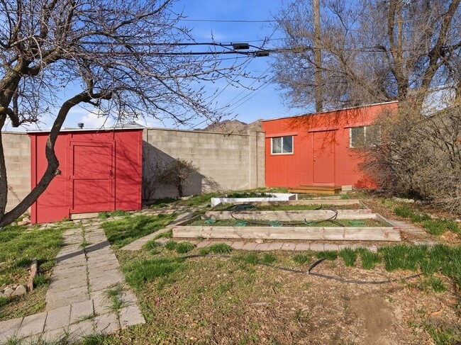 Building Photo - 2885 E Loran Heights Dr