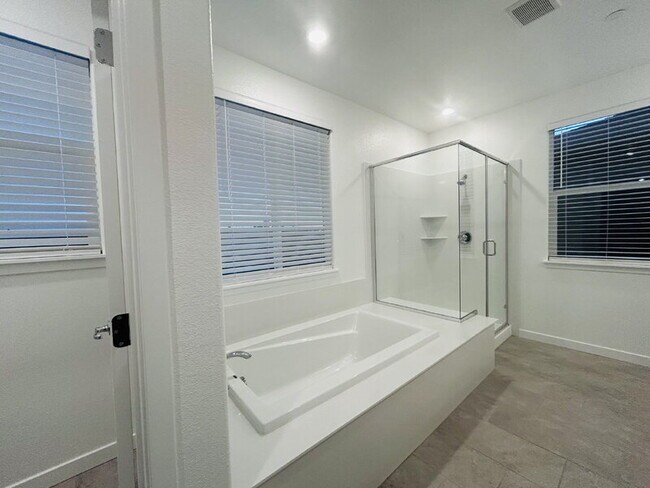 Building Photo - 3760 Oyster Pt Wy