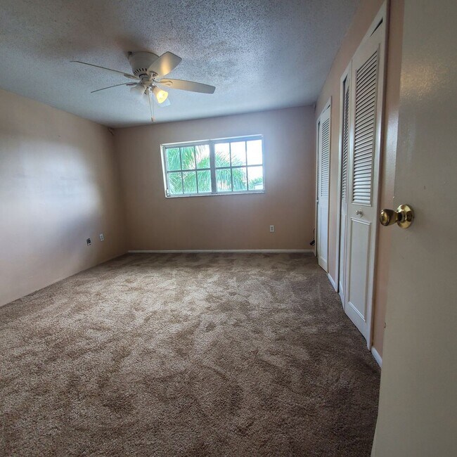 Building Photo - Cozy 2Bed 2Bath Apartment
