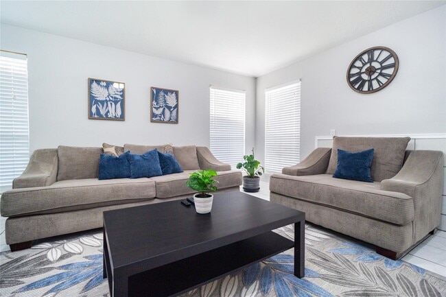 Building Photo - 13414 Creek Springs Dr