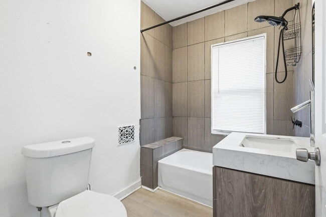 Building Photo - 550 Mt Vernon St