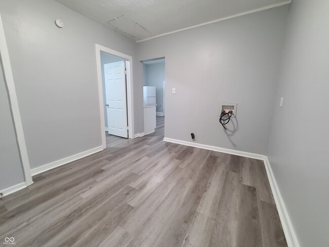 Building Photo - 972 N Belleview Pl