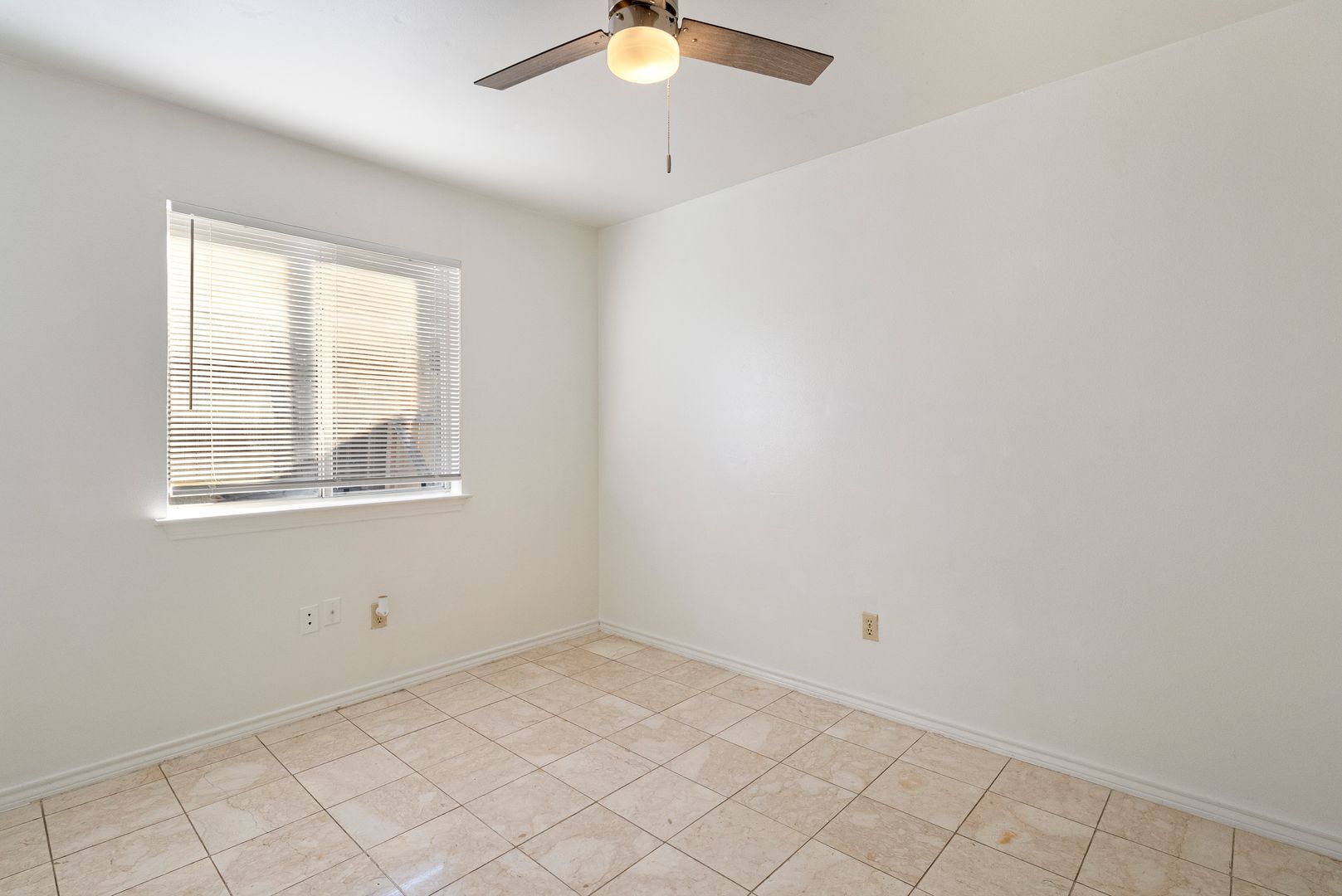 Building Photo - 13216 Bennington Ln