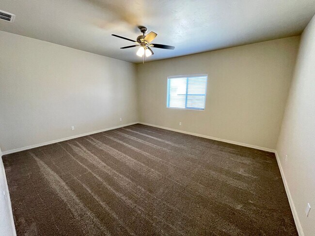 Building Photo - Beautiful 3 Bedroom Home in Southern Vistas w/ Solar!