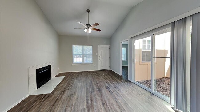 Building Photo - 10356 Chelmsford Dr
