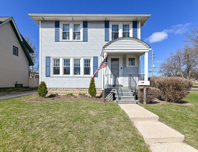 Primary Photo - 3717 S 56th St