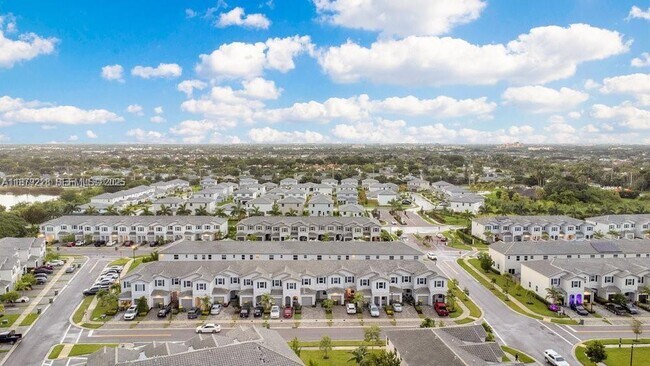 Building Photo - 2602 SE 11th St