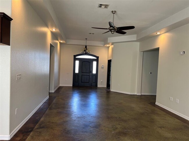 Building Photo - 13354 Knollcrest St