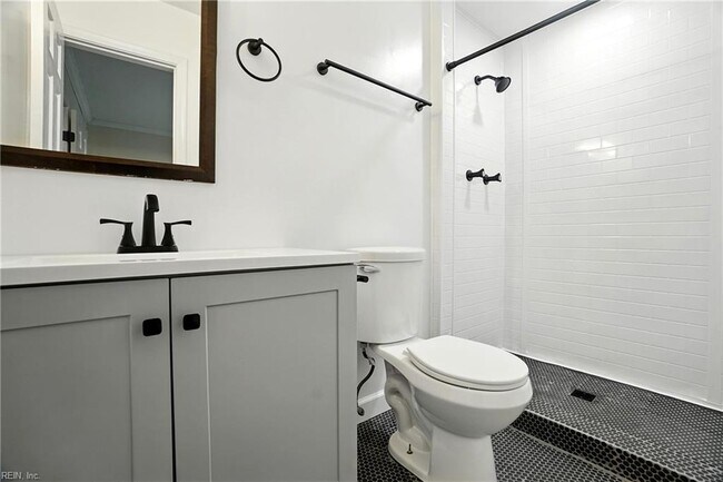 Building Photo - 590 Tenbee Ln