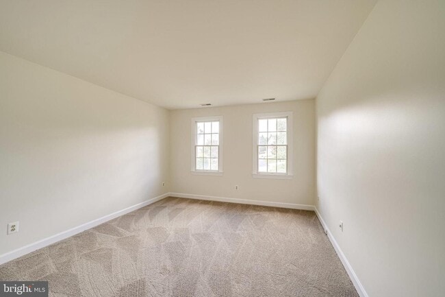 Building Photo - 6207 Woodland Lake Dr