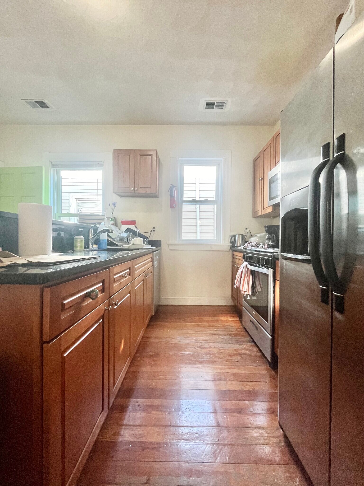 Building Photo - 8 Carmel St