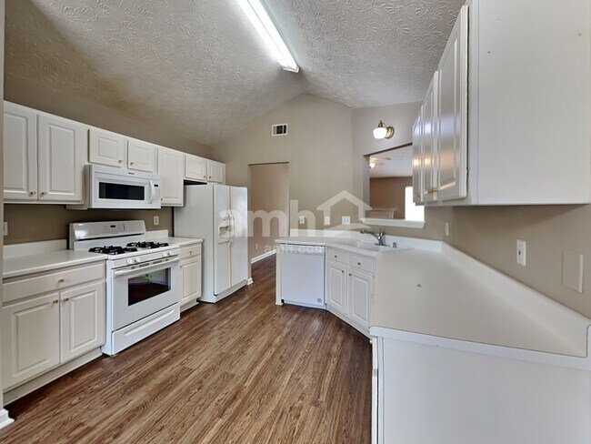 Building Photo - 1300 Wilkes Crest Dr