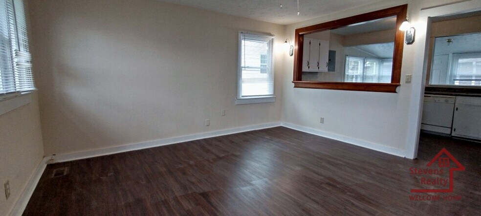 Building Photo - 25 N Franklin Ave