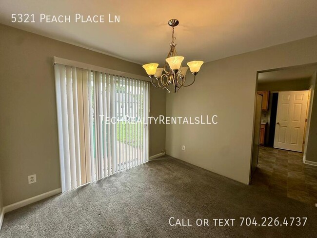 Building Photo - 5321 Peach Pl Ln