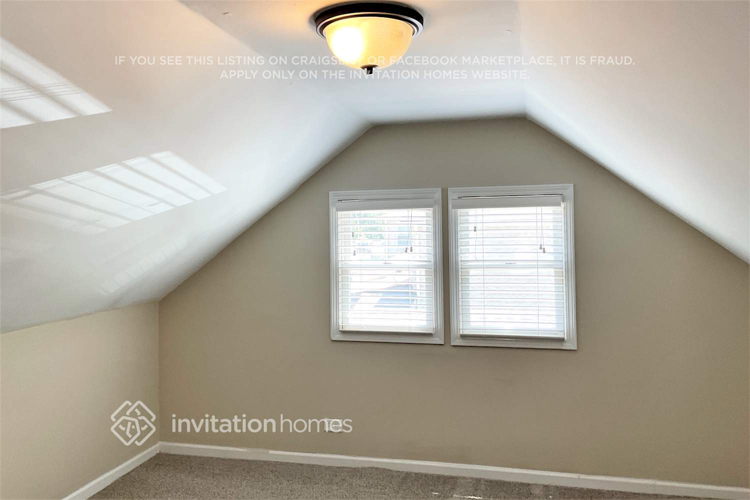 Building Photo - 4N157 7th Ave