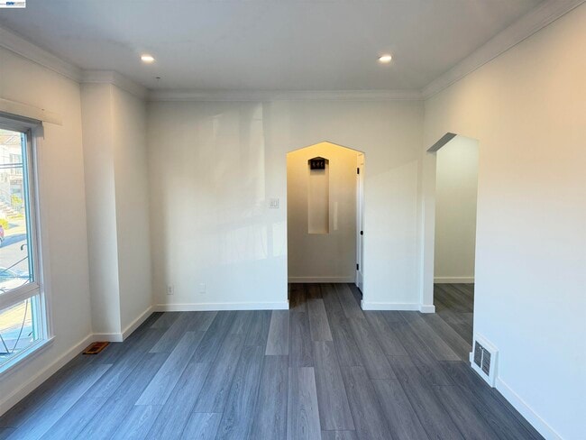 Building Photo - 175 W Moltke St