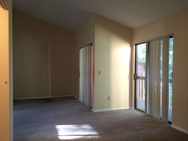 Building Photo - Available March 2025! Remodeled!! Close to...