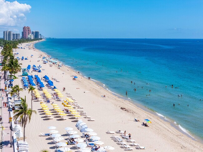 Building Photo - 514 N Birch Rd