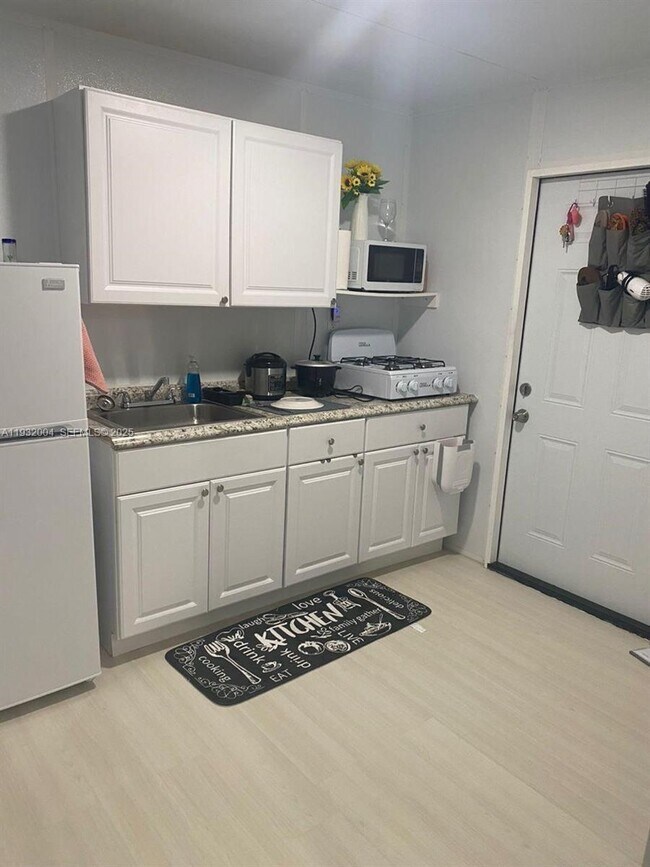 Building Photo - 16110 NW 44th Ct