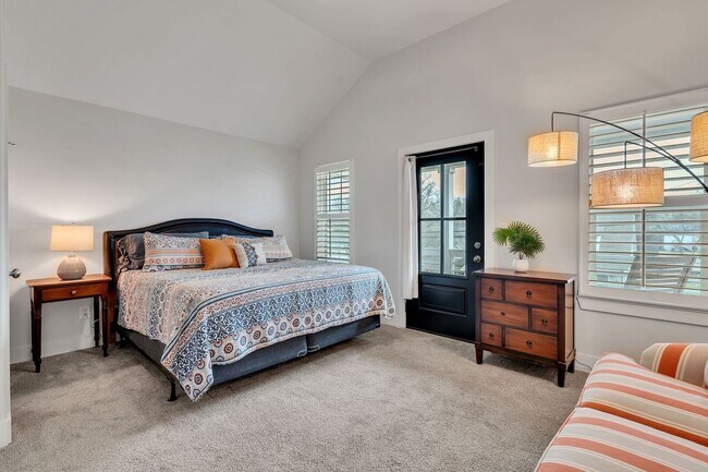 Building Photo - Discover modern rental living in one of Ch...