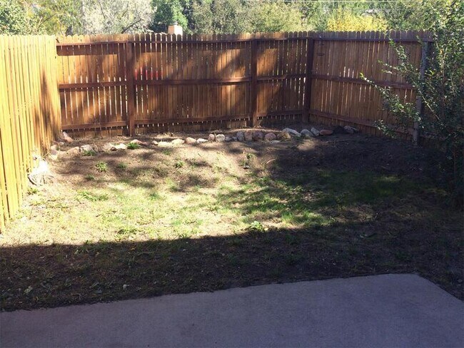 Building Photo - 571 Winnie Way